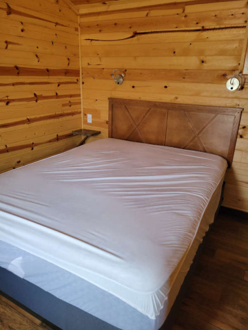Cabin P2 bedroom