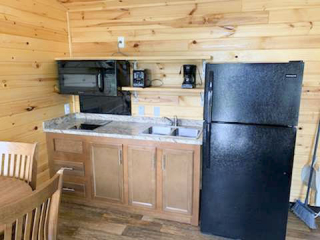 Cabin P4 kitchen