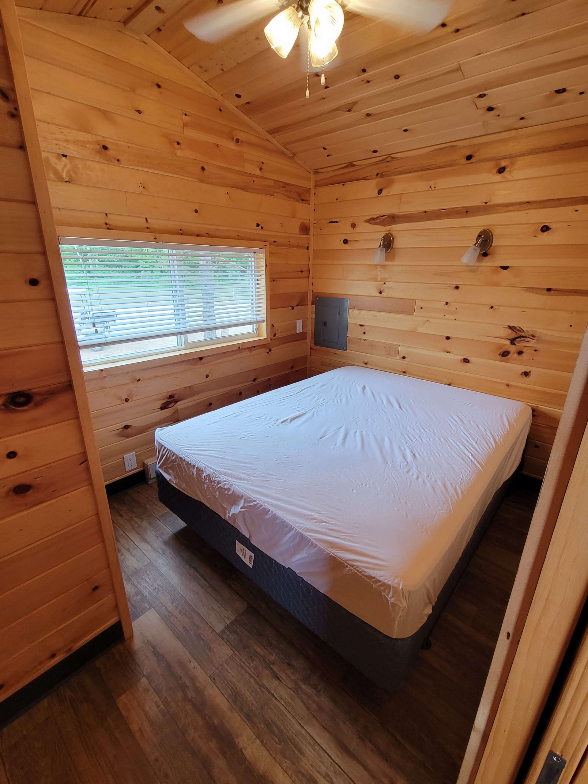 Cabin P7 bedroom