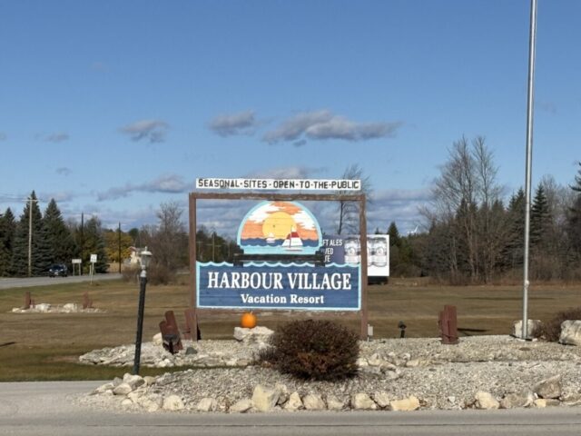 harbourvillage sign